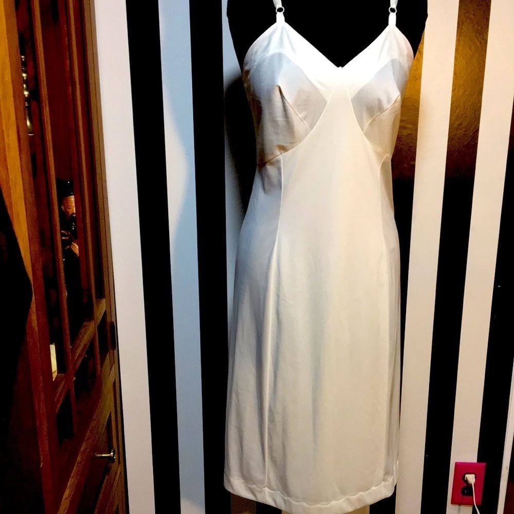 Vintage Full Length Slip Silky Fabric Woman’s Size Small 34/Tall/ Long Off White